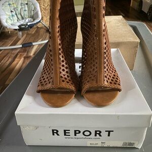Beautiful report comfortable boots